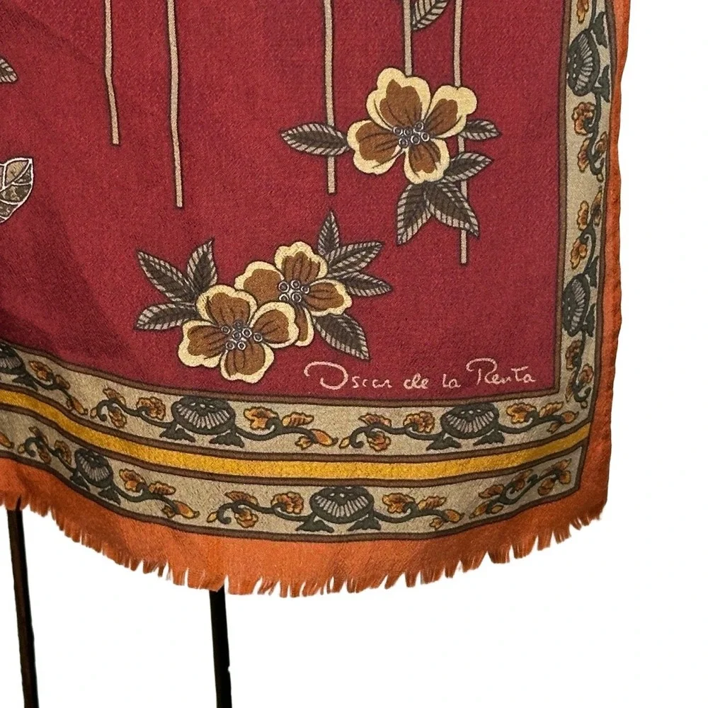 Oscar de la Renta Vintage Silk Scarf Red‎ Floral Accessory Street Made in Japan